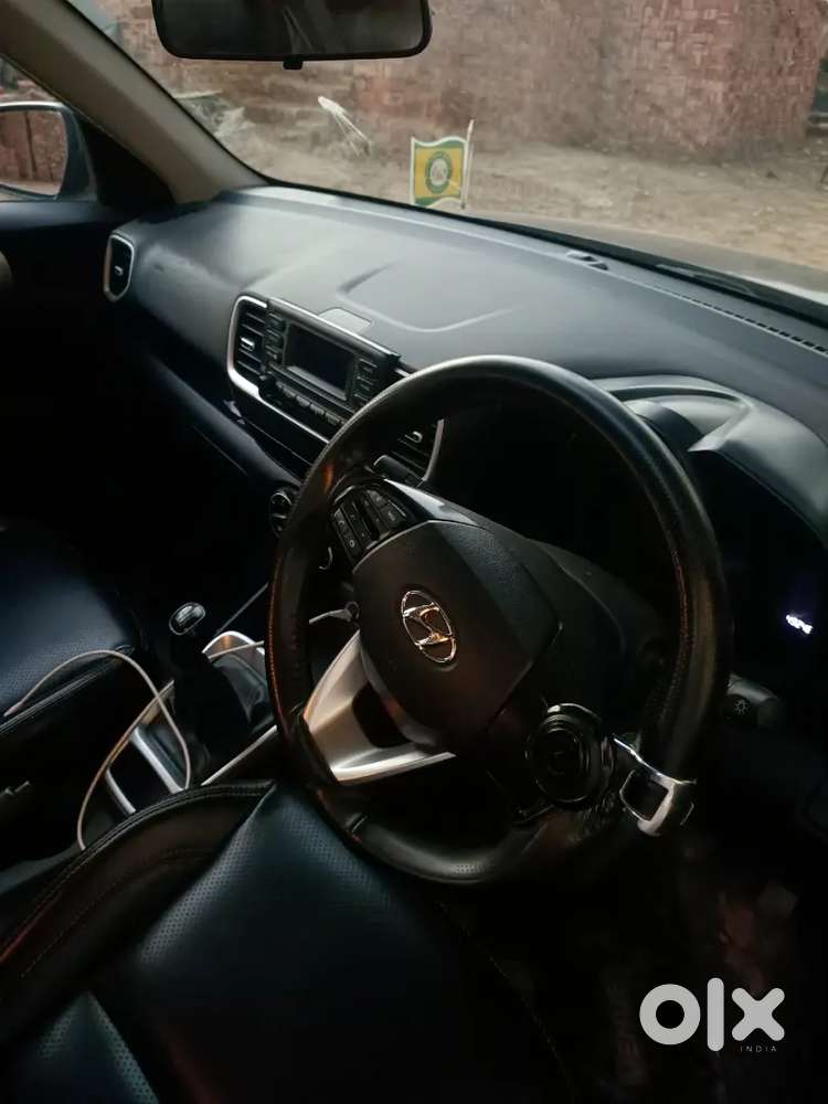 Hyundai New Venue 2022 Petrol Well Maintained