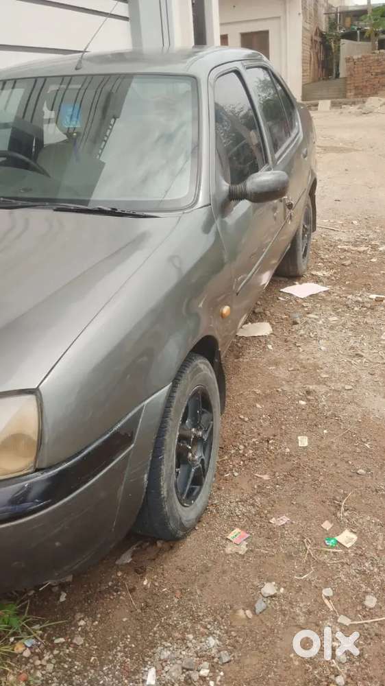 Ford Aspire Titatinium 2002