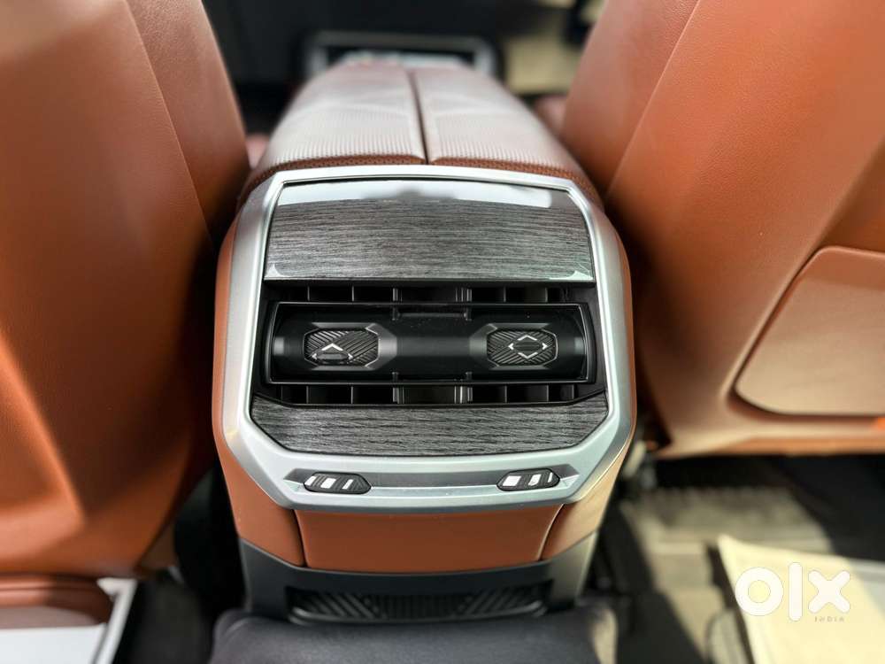 Bmw I7 Xdrive60, 2023, Electric