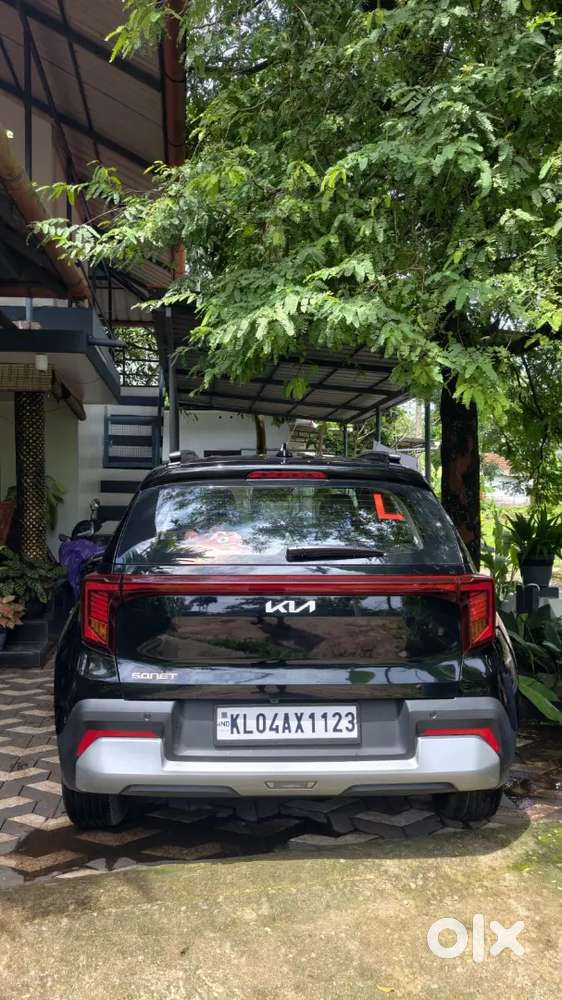 Kia Sonet 2025 Petrol 5800 Km Driven