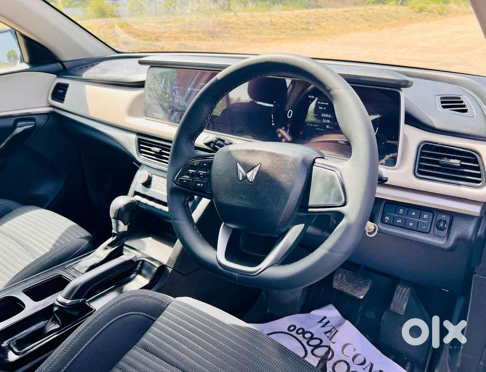 Mahindra Xuv700 2.2 Ax 5 Diesel At 7 Str, 2023, Diesel