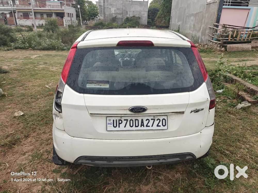 Ford Figo Petrol Zxi 2015 Variant