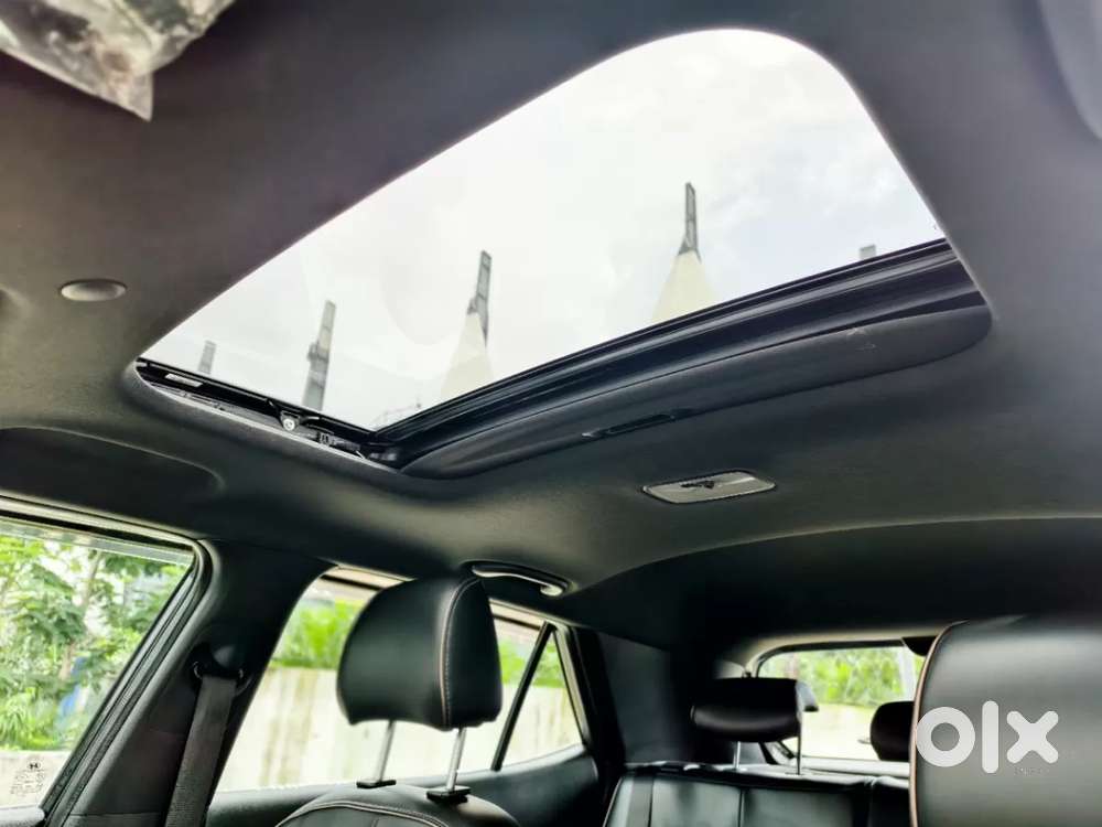 Hyundai Venue Sx(o) 1.0 Turbo Dct Knight Edition, 2023, Petrol