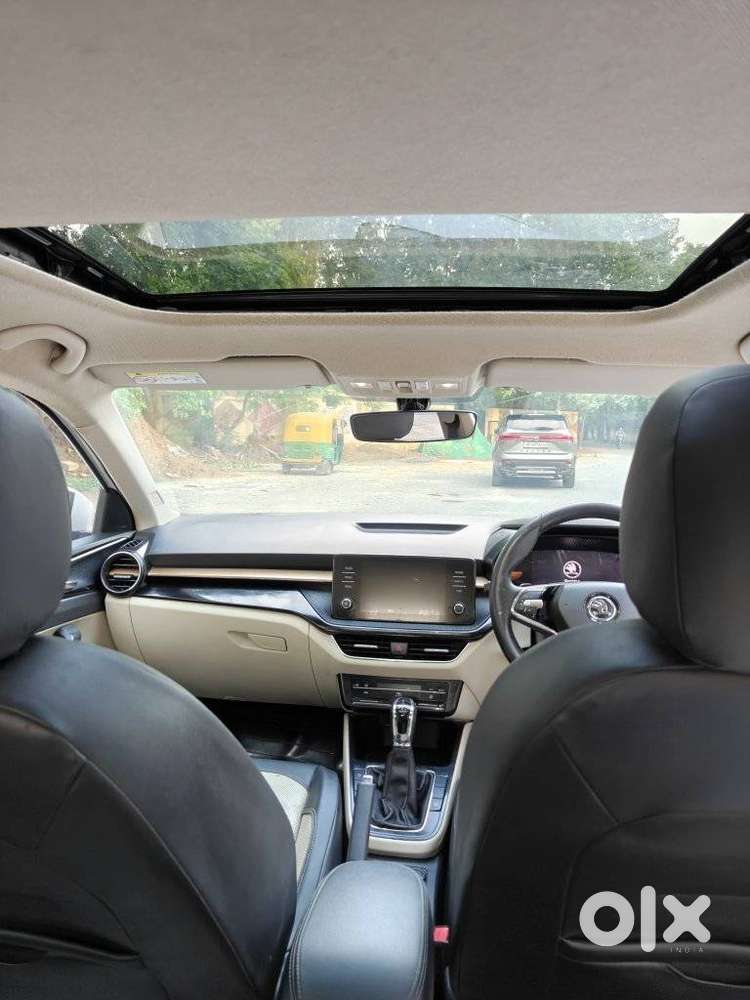 Skoda Slavia Style 1.0l Tsi At, 2022, Petrol