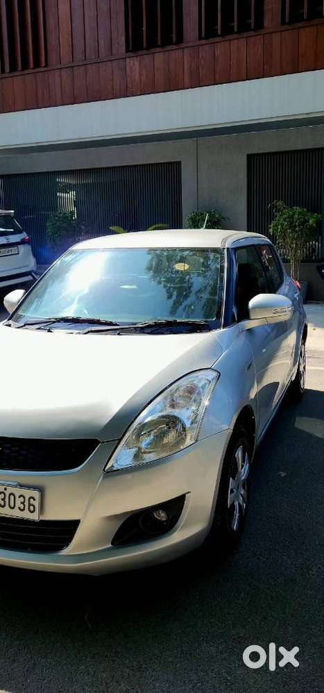Maruti Suzuki Swift Vxi + Manual, 2013, Petrol