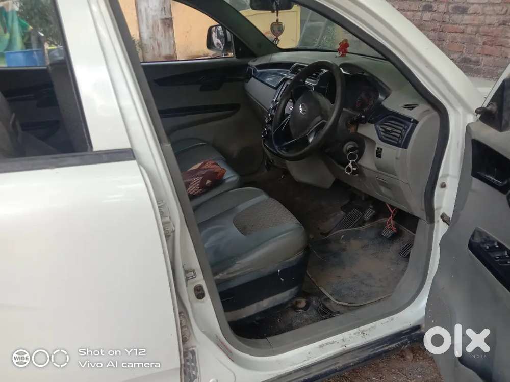 Mahindra Kuv 100 2017