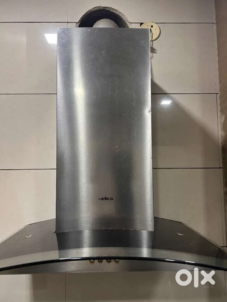Elica curved-glass wall-mounted chimney