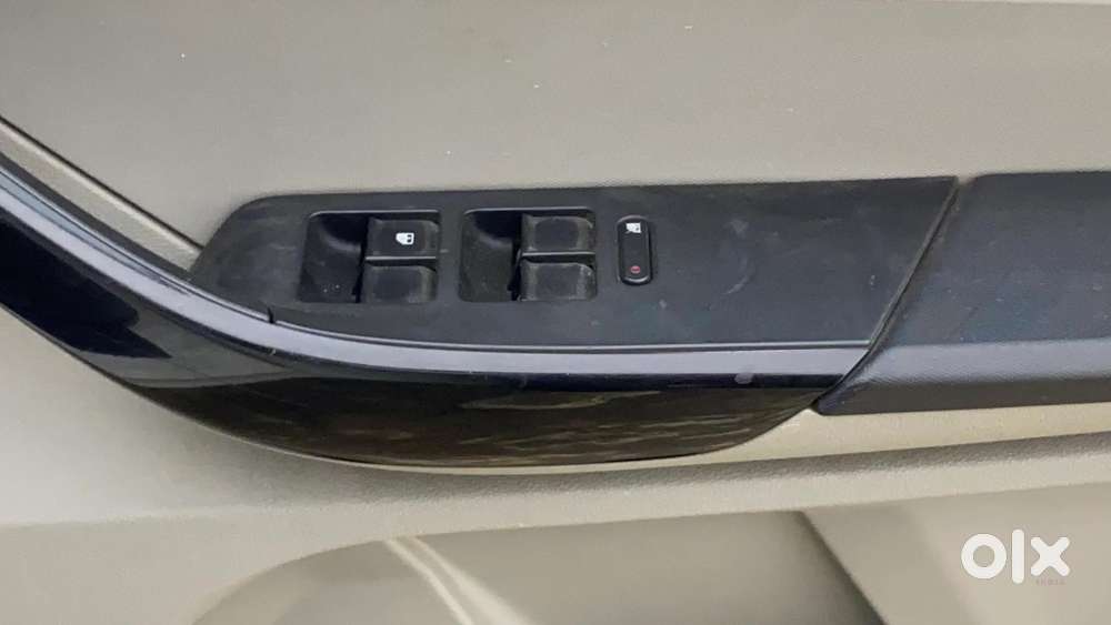 Tata Tiago 1.2 Revotron Xza, 2018, Petrol