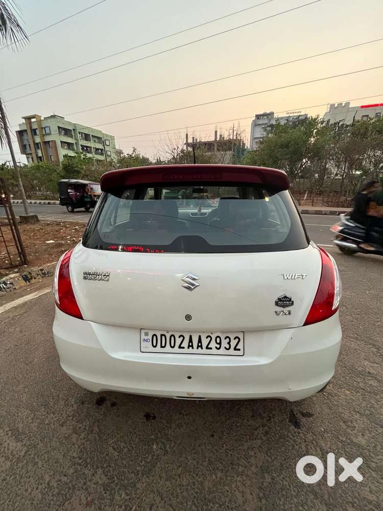 Maruti Suzuki Swift 1.2 Vxi Glory Edition, 2016, Petrol
