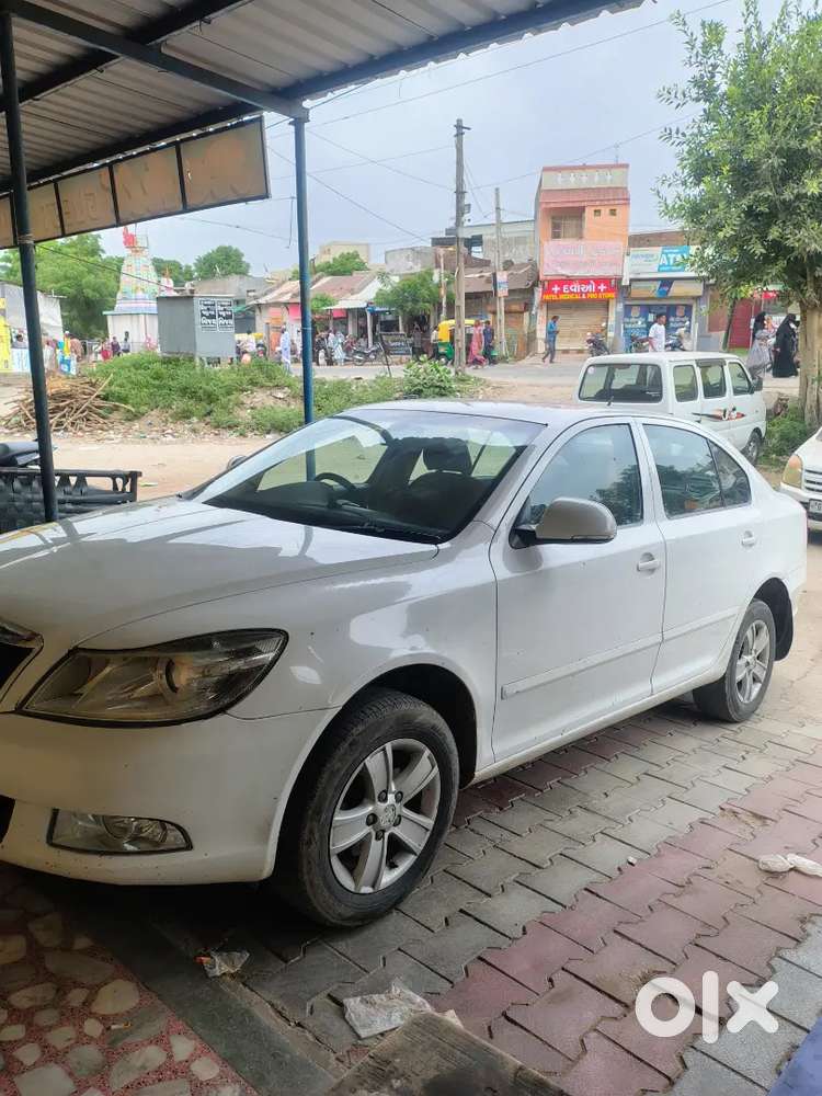 Skoda Laura 2.0 Ambition 2012