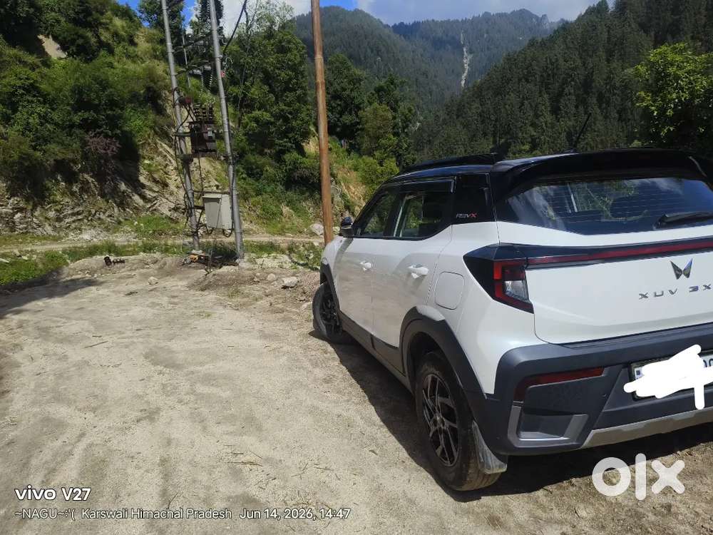 Mahindra Xuv 3xo 2025 Petrol 10000 Km Driven