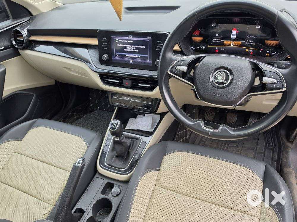 Skoda Slavia Style 1.0l Tsi Mt, 2023, Petrol