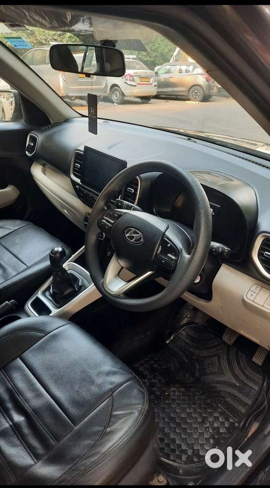 Hyundai Venue Petrol 2023