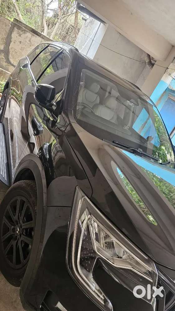 Mahindra Xuv700 2025 Diesel 30000 Km Driven