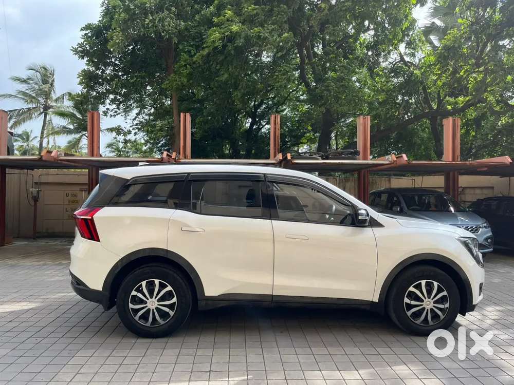 Mahindra Xuv700 Ax Petrol 2022 Immaculate Condition
