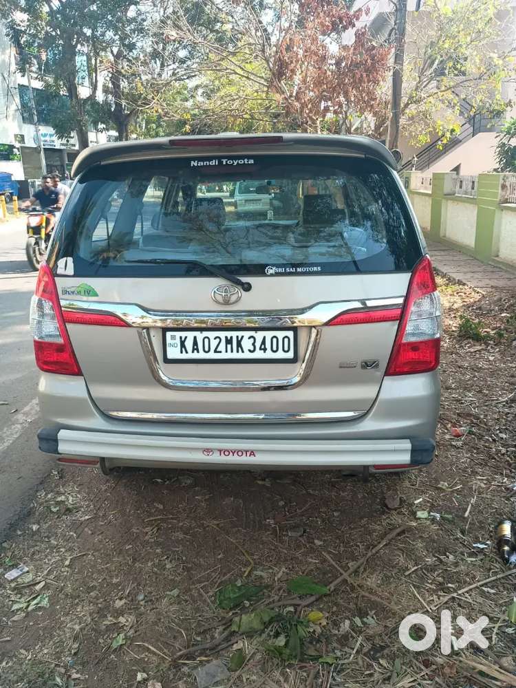 Toyota Innova 2015 Diesel 100000 Km Driven