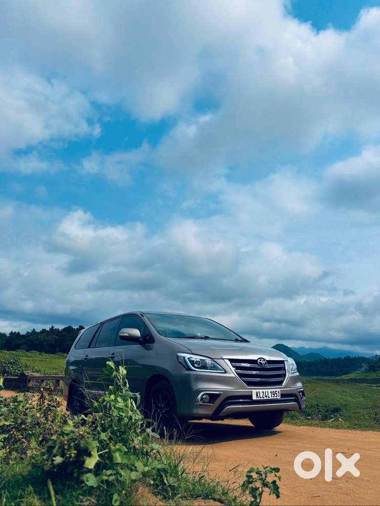 Toyota Innova 2015