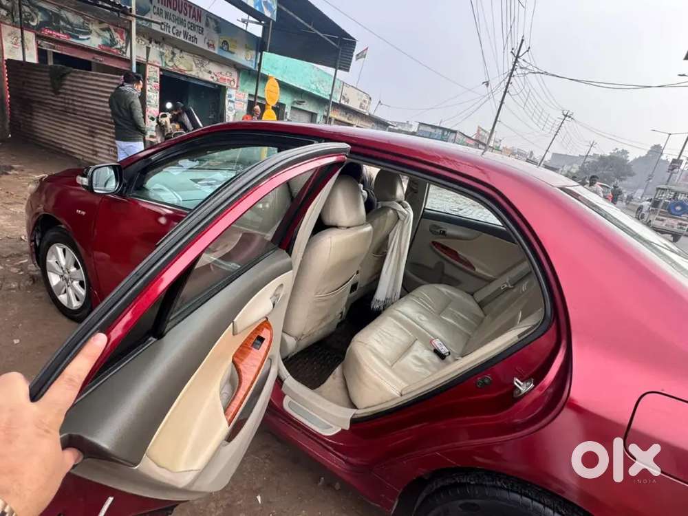 Toyota Corolla Altis 2011 Petrol Well Maintained