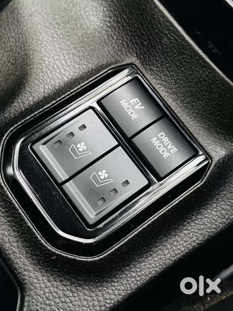 Maruti Suzuki Grand Vitara 1.5 Alpha Plus Intelligent Hybrid Ecvt, 2..