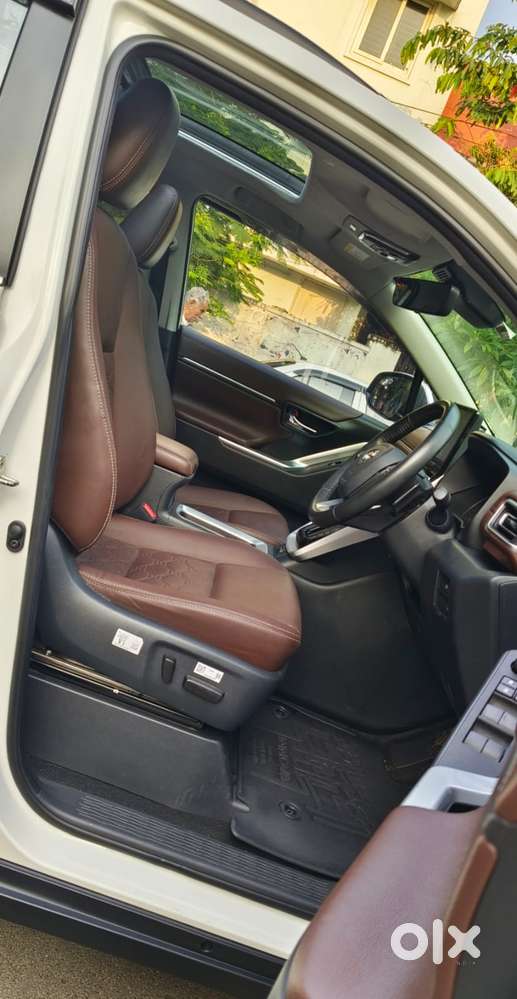 Toyota Innova Hycross 2.0 Zx (o) Hybrid 7 Str, 2024, Petrol