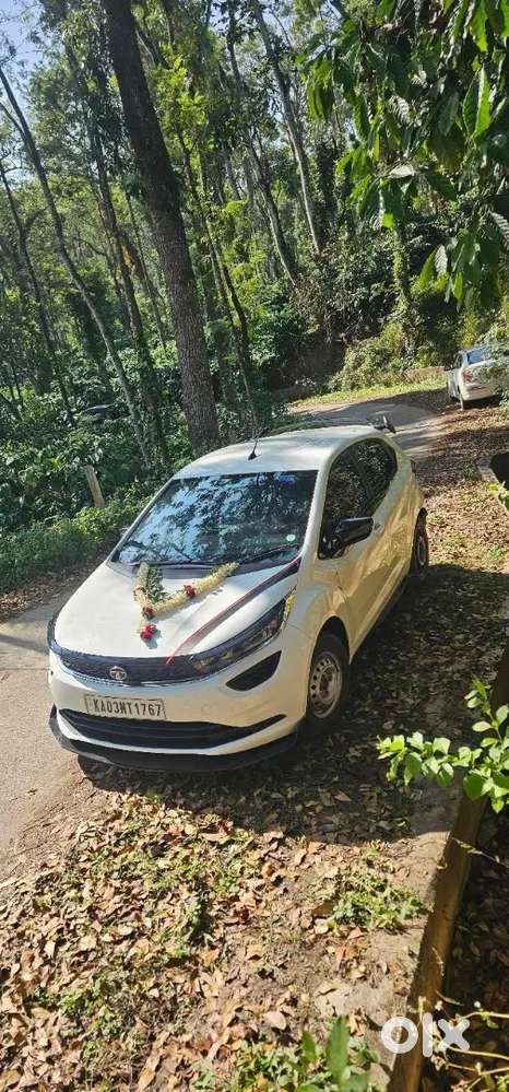 Tata Altroz 2024 Petrol Well Maintained
