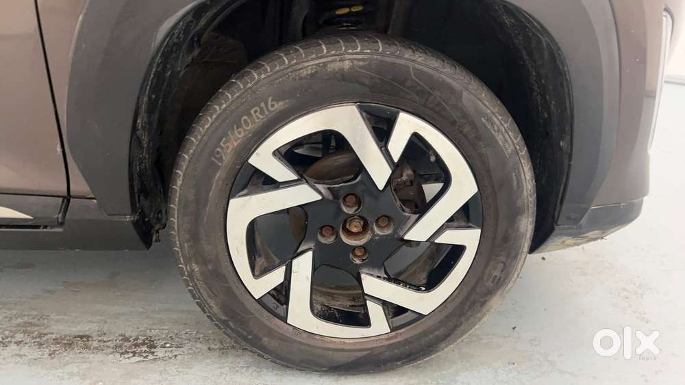 Nissan Magnite 1.0 Xv, 2021, Petrol
