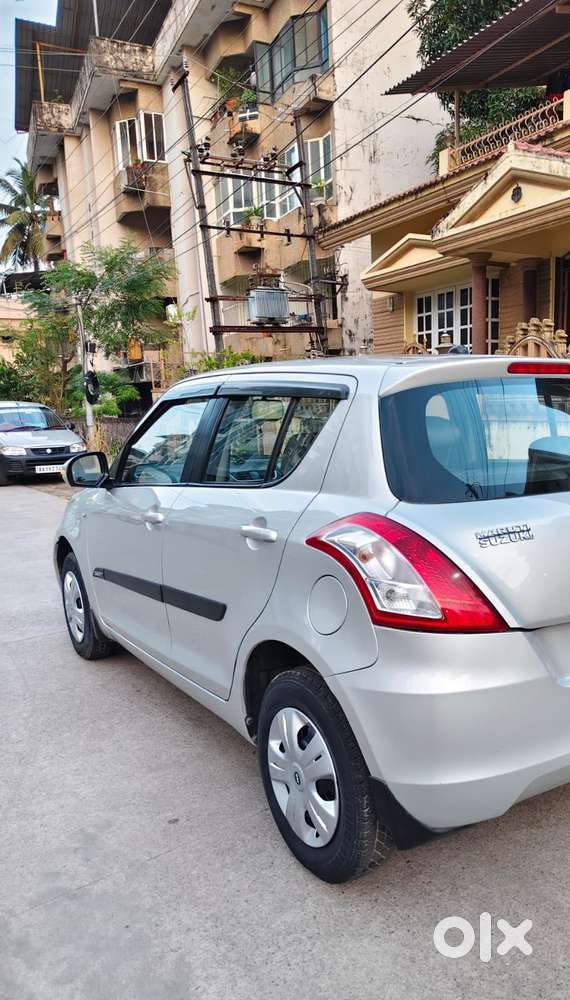 Maruti Suzuki Swift Vxi Optional, 2015, Petrol