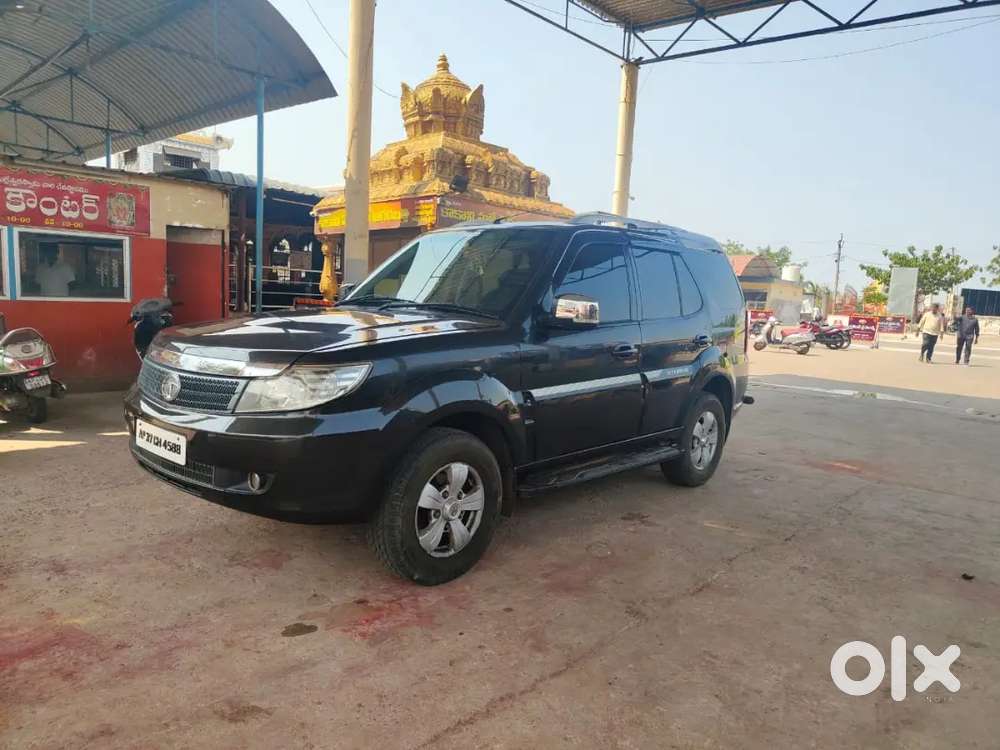 Tata Safari Storme 2015