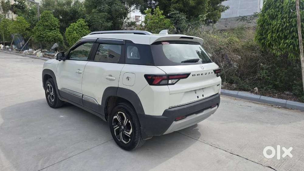 Maruti Suzuki Brezza 1.5 Zxi Plus At Smart Hybrid, 2023, Petrol
