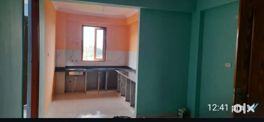 2 bhk flat for rent nearby crystal plaza