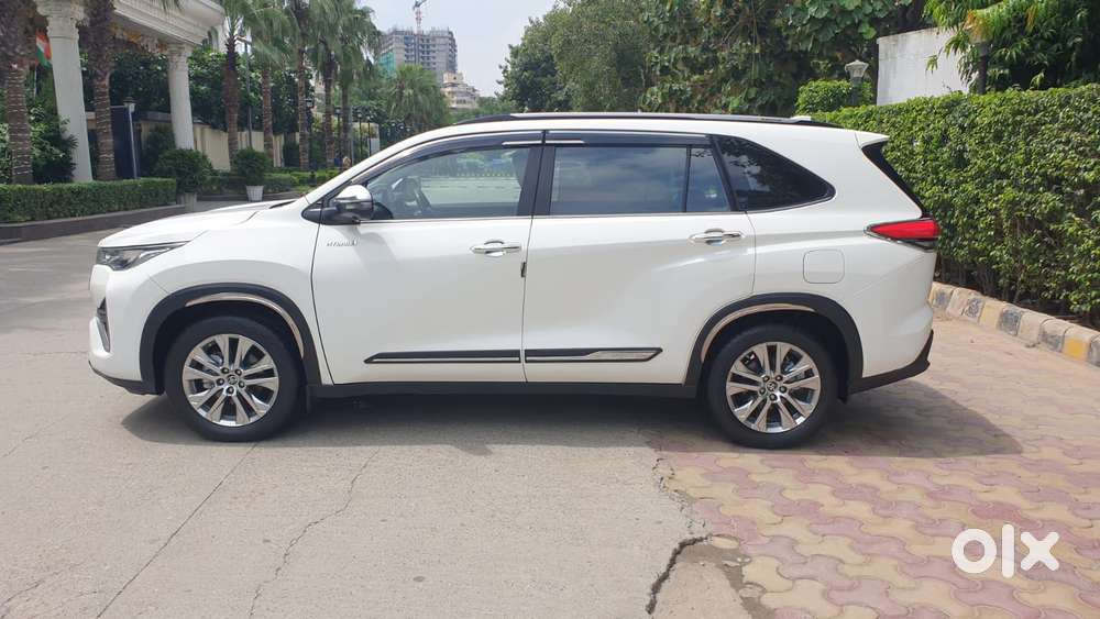 Toyota Innova Hycross Zx(o), 2023, Petrol