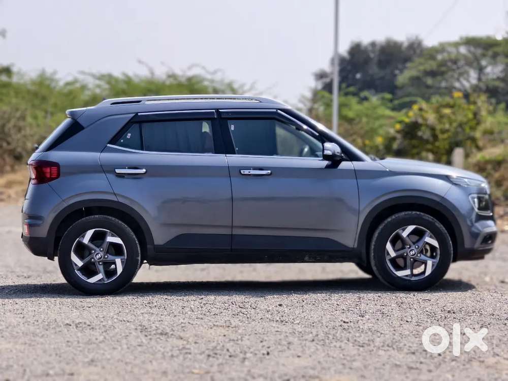 Hyundai Venue 2019 Diesel 74000 Km Driven