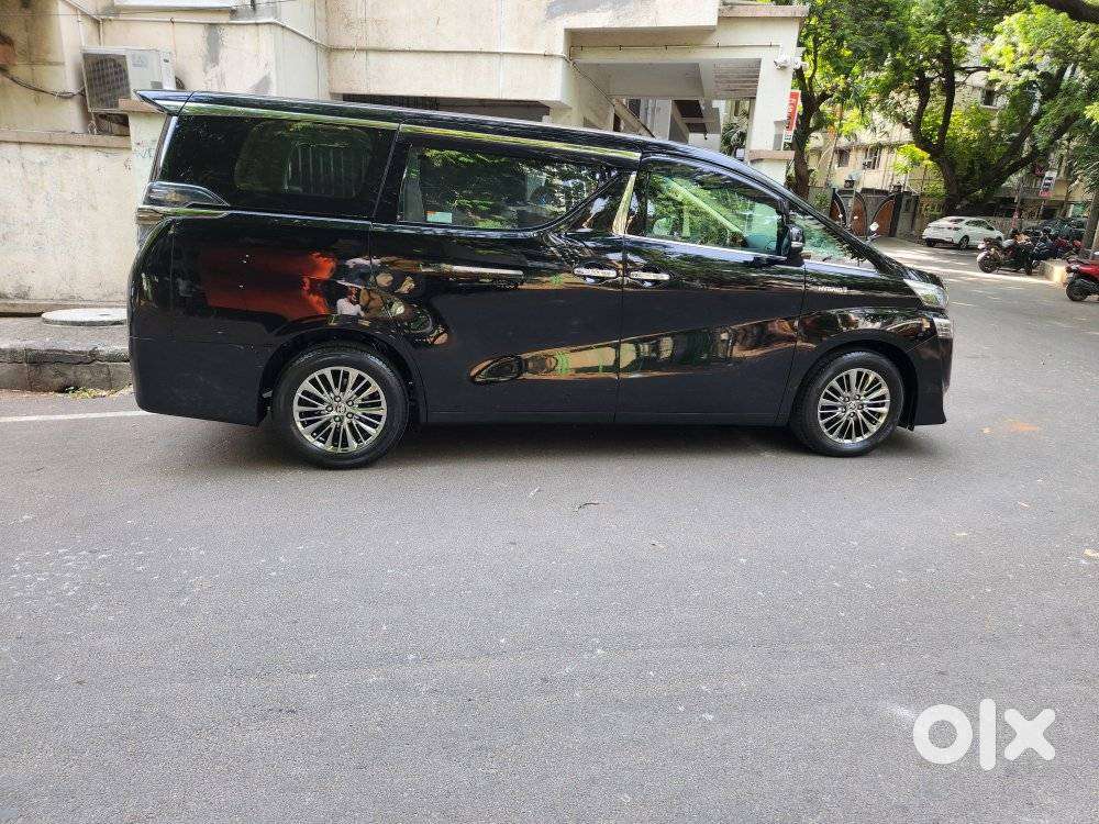 Toyota Vellfire 2.5 Executive Lounge, 2020, Petrol