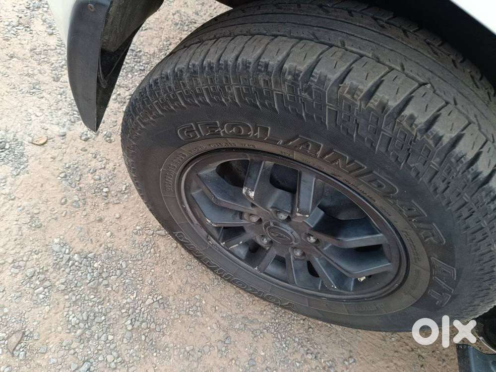 Mahindra Tuv 300 T8, 2017, Diesel