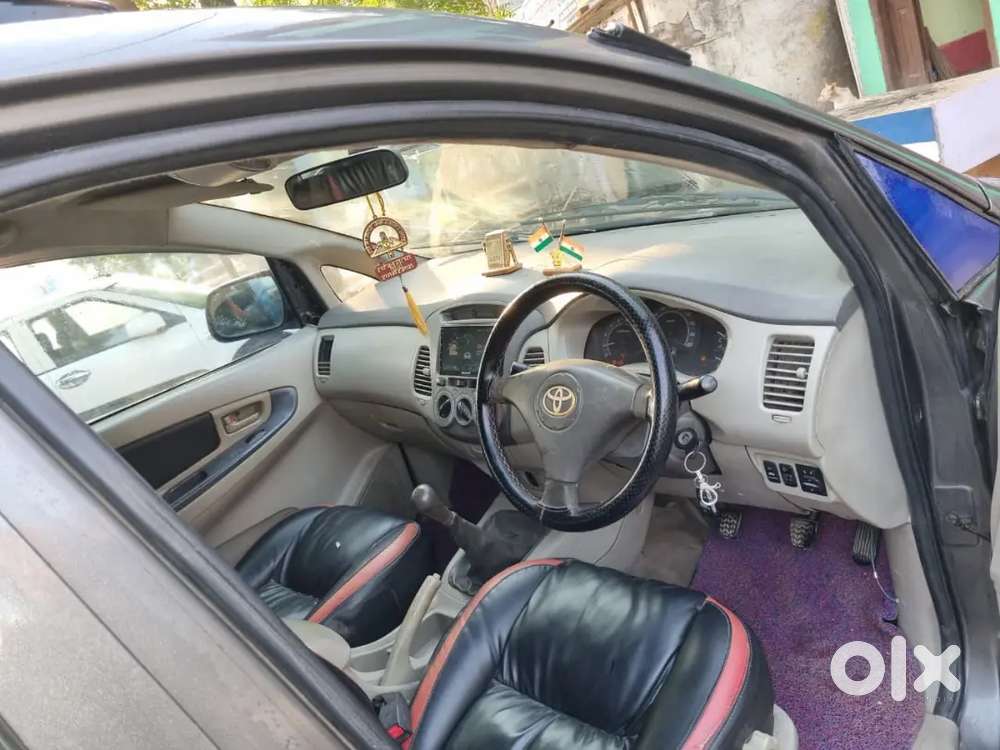 Toyota Innova 2011