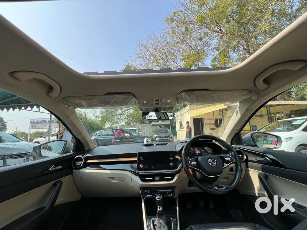 Skoda Slavia 1.0 Tsi Style, 2022, Petrol