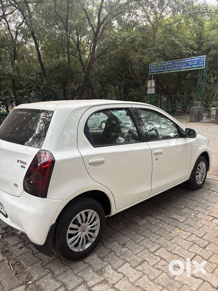 Toyota Etios Liva G, 2012, Petrol