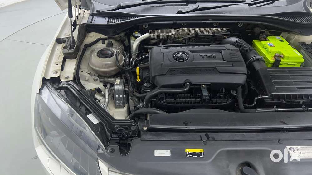 Skoda Superb [ ] 1.8 Style Tsi At, 2019, Petrol