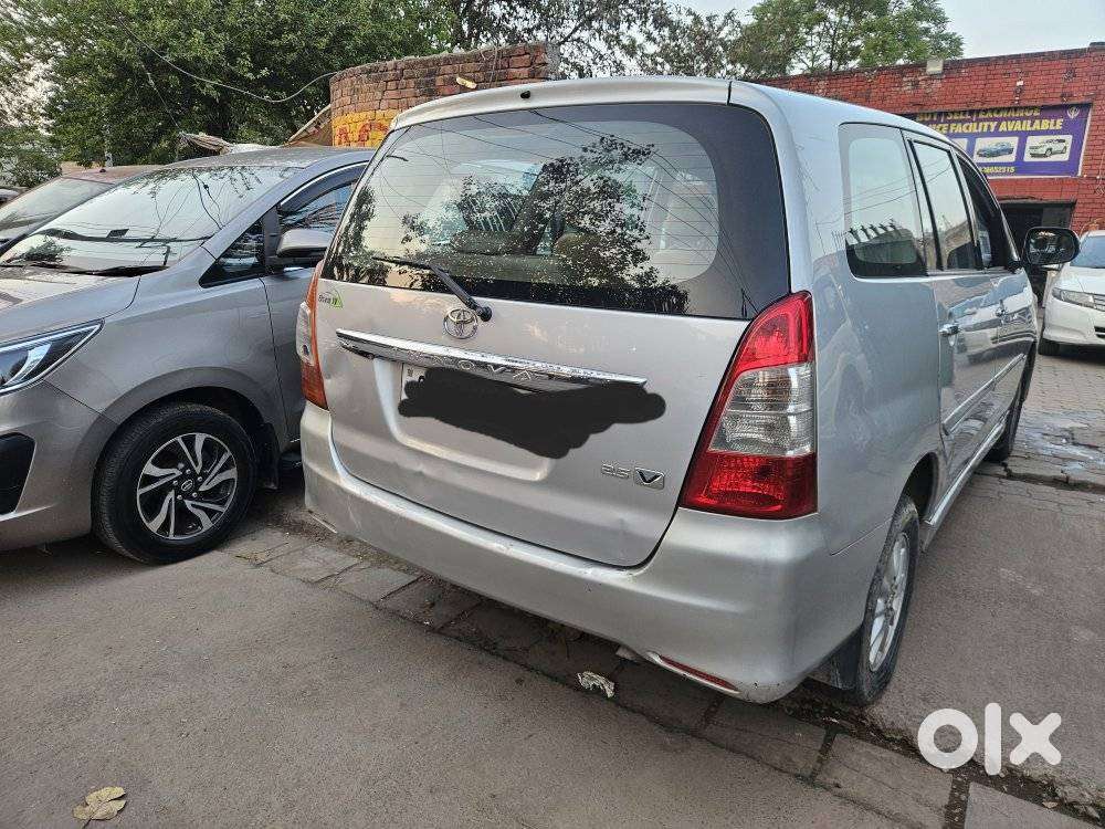 Toyota Innova 2.5 Vx 7 Seater Bs Iv, 2012, Diesel