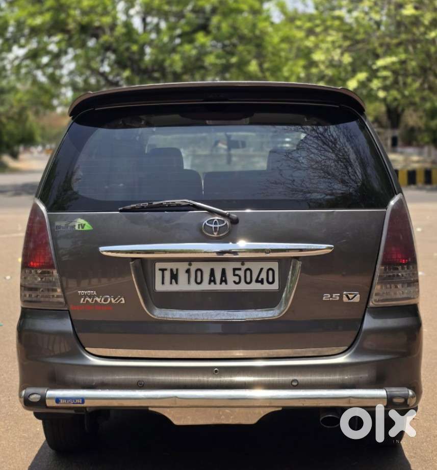Toyota Innova 2009-2011 2.5 E 7 Str, 2010, Diesel