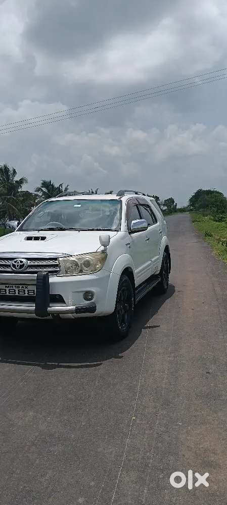 Toyota Fortuner 2011 Diesel 177800 Km Driven