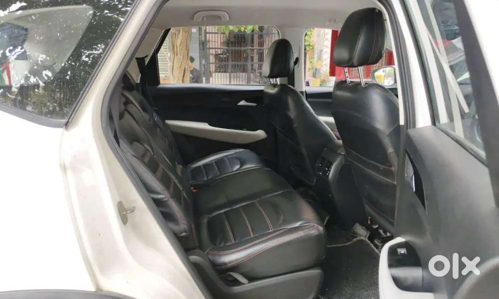 Mg Hector Plus Style 1.5 Petrol Turbo Mt 7-str, 2021, Petrol