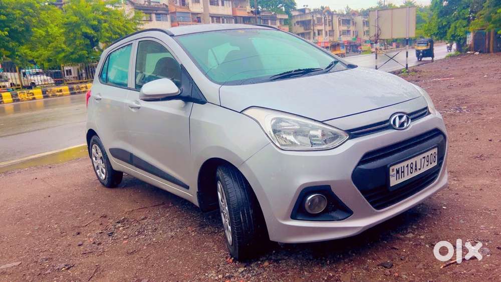 Hyundai Grand I10 At Sportz, 2016, Petrol