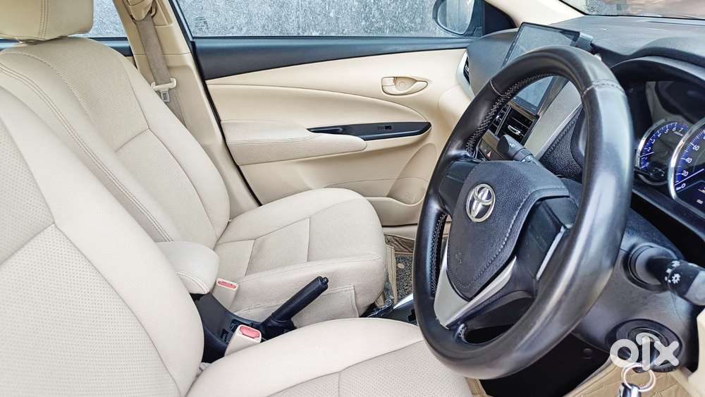 Toyota Yaris J Cvt, 2019, Petrol