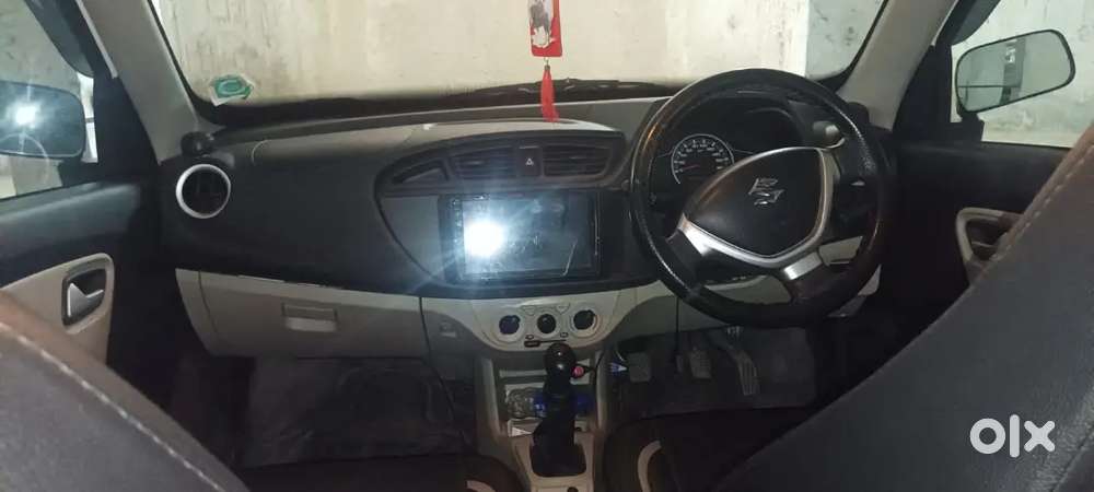 Alto 800 Good Milege And All Speakers Are Working And Screen Also Work