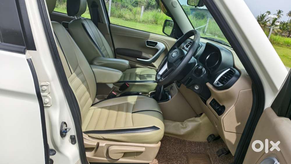 Mahindra Tuv 300 Mhawk100 T8, 2018, Diesel