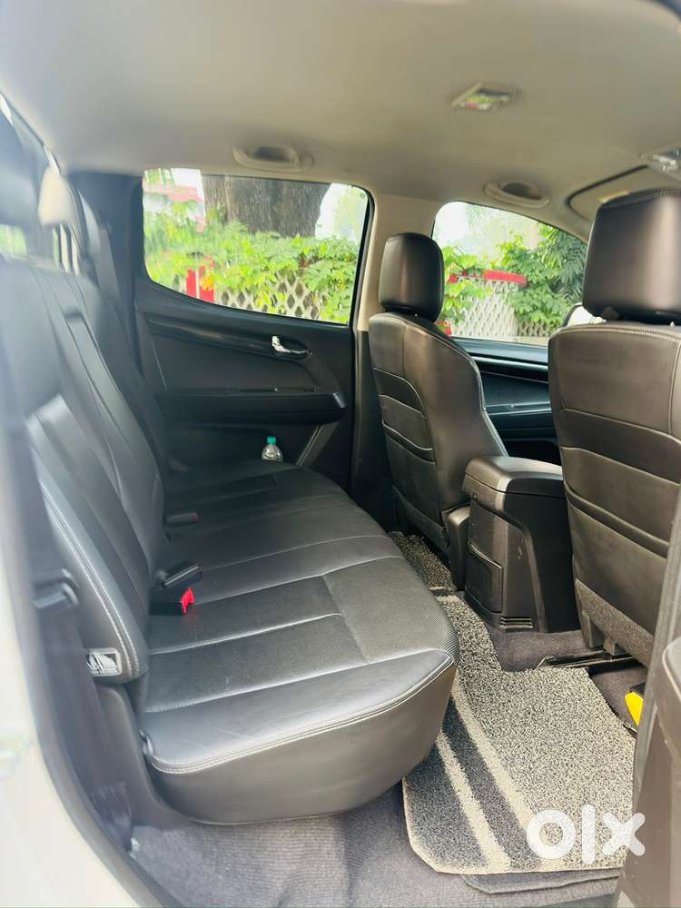 Isuzu D-max V-cross 2019