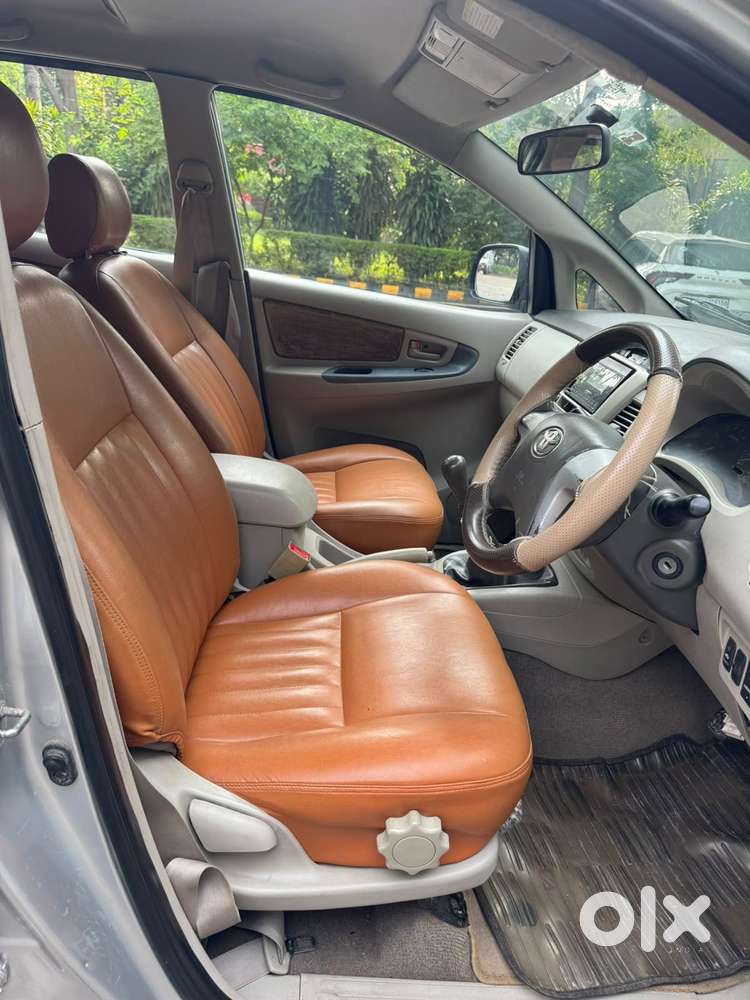 Toyota Innova 2.5 G (diesel) 8 Seater, 2012, Diesel