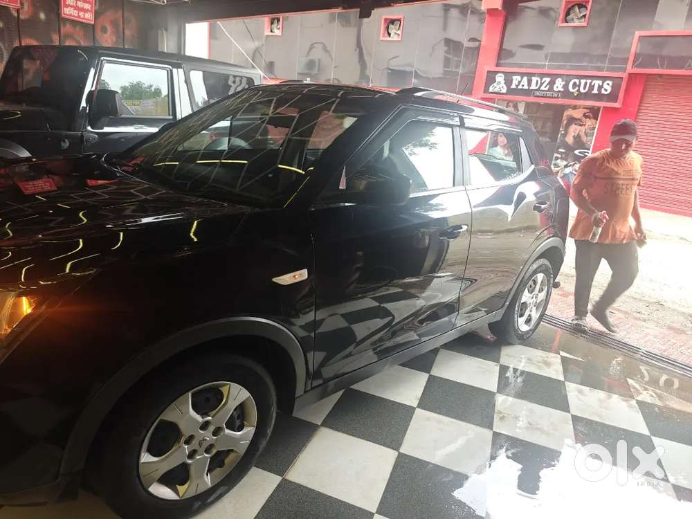 Mahindra Xuv300 Petrol Well Maintained