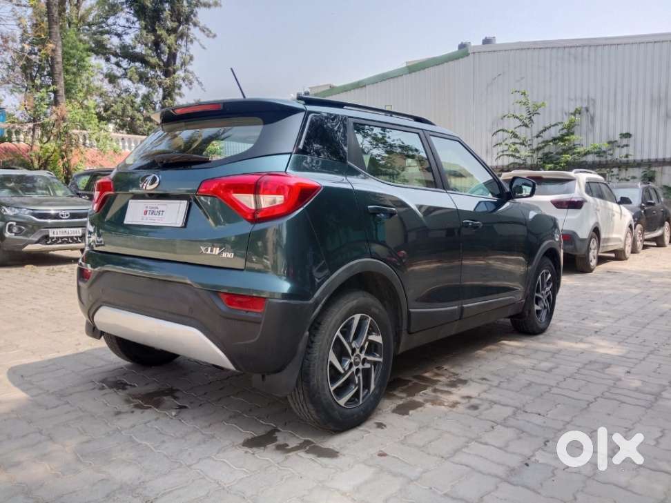 Mahindra Xuv300 W8, 2022, Petrol